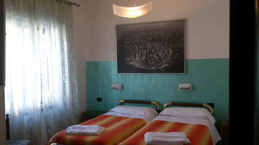 Hotel Paradise Bruzolo Oda fotoğraf